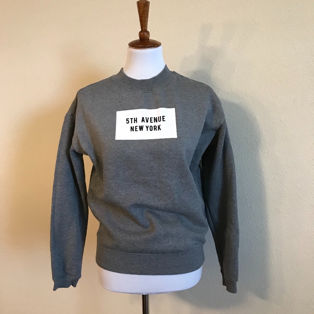 Graphic Crew Neck Pullover